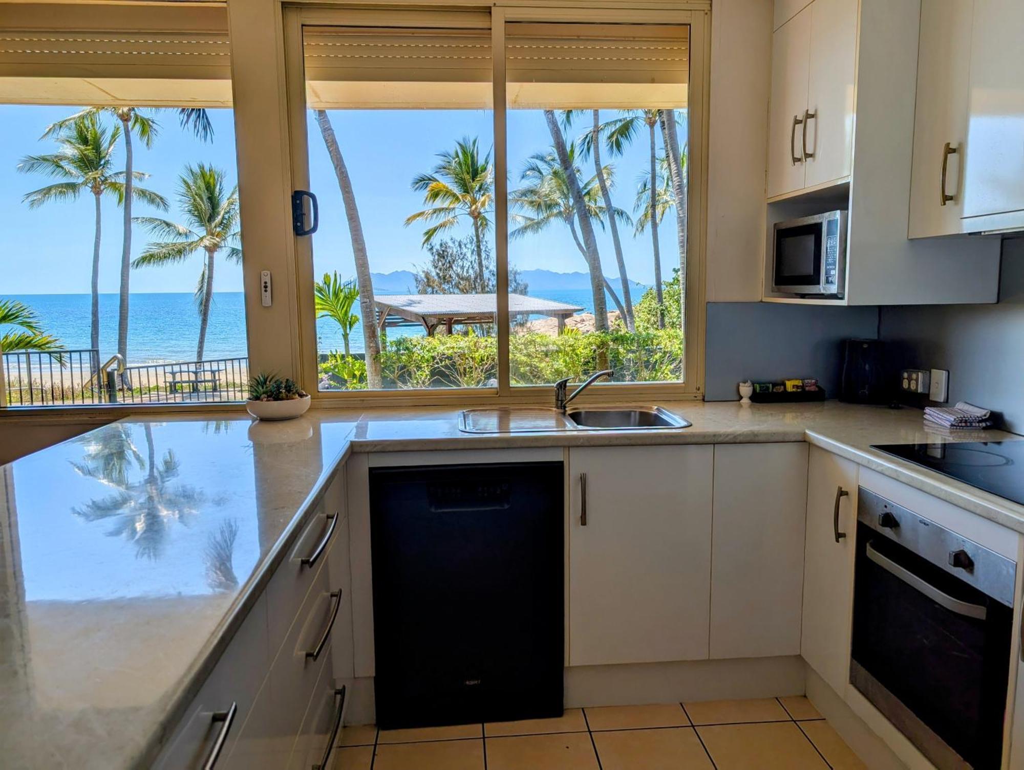 Rose Bay Resort Bowen Exteriér fotografie